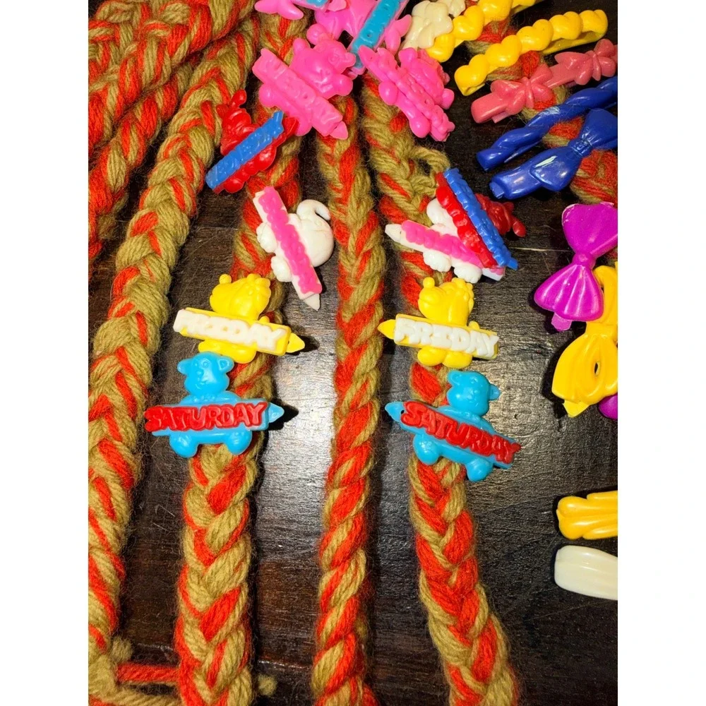 Vintage Yarn Octopus Hair Clip Holder Days of the Week‎ Plastic Barrettes